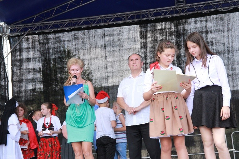 Święto szkoły w Nawojowej