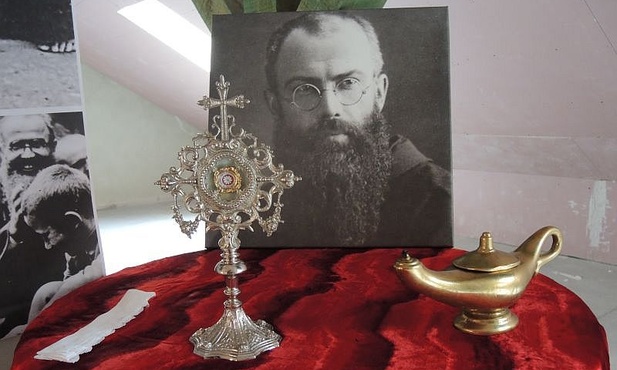 Relikwie św. Maksymiliana, które znajdą się w hostelu Królowej Pokoju w Hałcnowie