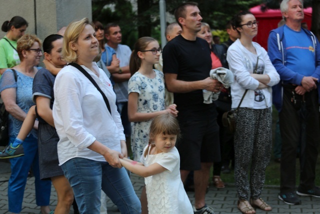 Piknik rodzinny w bielskiej parafii NSPJ 2016