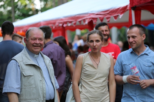 Piknik rodzinny w bielskiej parafii NSPJ 2016