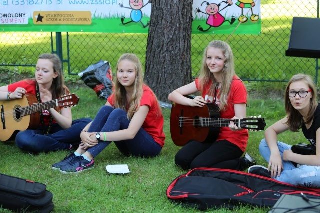 Piknik rodzinny w bielskiej parafii NSPJ 2016