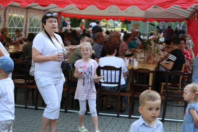 Piknik rodzinny w bielskiej parafii NSPJ 2016