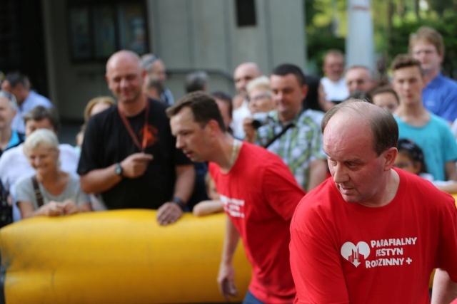 Piknik rodzinny w bielskiej parafii NSPJ 2016