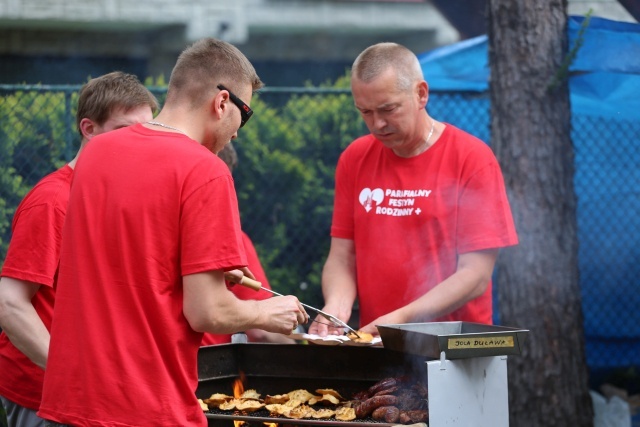 Piknik rodzinny w bielskiej parafii NSPJ 2016