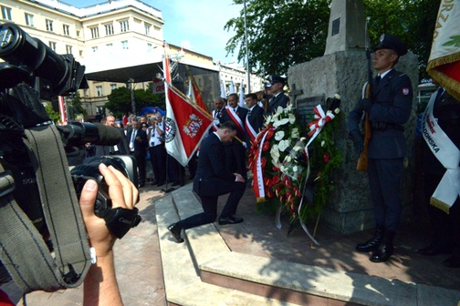 Wieniec przed pomnikiem Czerwca'76 składa prezydent Andrzej Duda