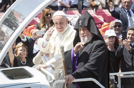 Franciszek odwiedza katolików i ormian
