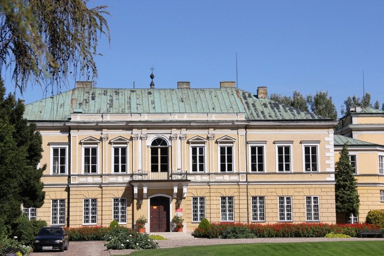 Pałac prymasowski w Skierniewicach