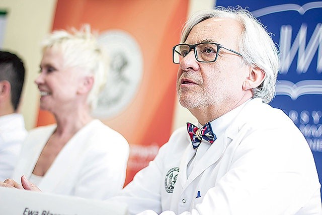 ▲	Prof. Maksymowicz ocenia, że pierwsi pacjenci w śpiączce mogą trafić do Olsztyna już w lipcu lub sierpniu.