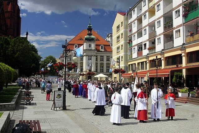 Intronizacja relikwii cudu eucharystycznego