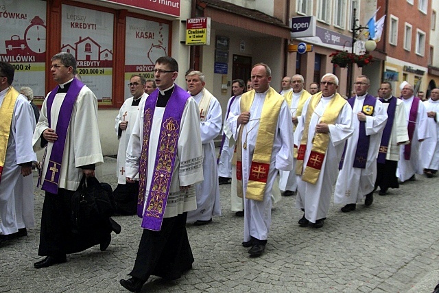 Intronizacja relikwii cudu eucharystycznego