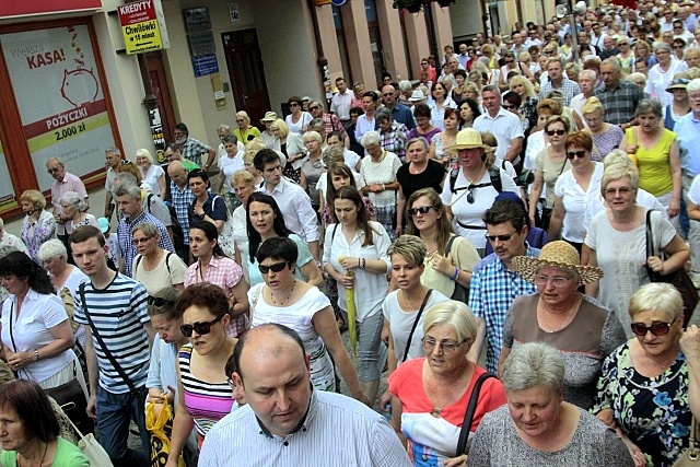 Intronizacja relikwii cudu eucharystycznego