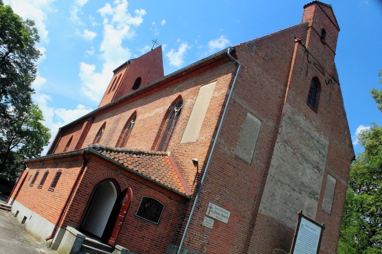 Odsłonięcie głazu bp. Wacława Leszczyńskiego