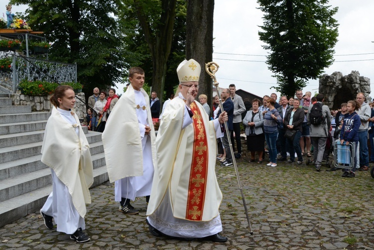 Pielgrzymka dzieci u św. Anny