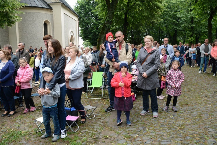 Pielgrzymka dzieci u św. Anny