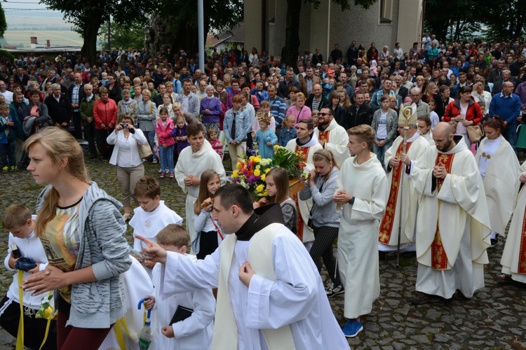 Pielgrzymka dzieci u św. Anny