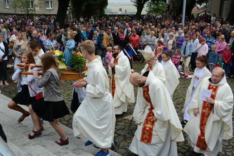 Pielgrzymka dzieci u św. Anny