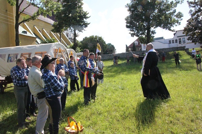 Bryczką do Matki Bożej