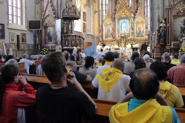 Kaszubscy pątnicy w swarzewskim sanktuarium