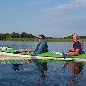 ◄	Na kajakach można popływać na wielu lokalnych akwenach. 