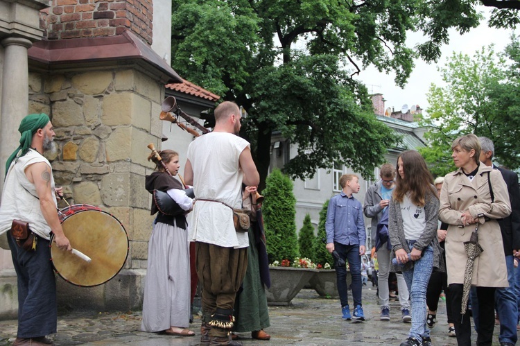 Potyczki, tańce i stragany w Nowym Sączu