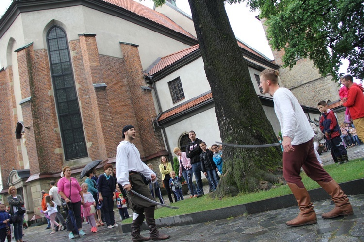 Potyczki, tańce i stragany w Nowym Sączu