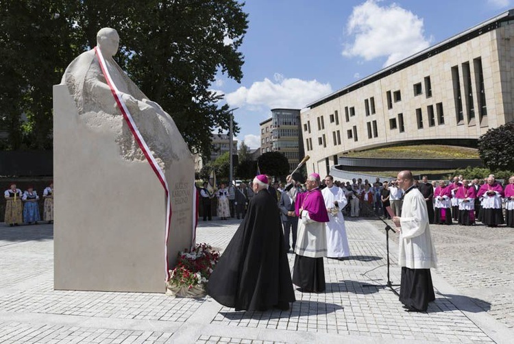 Odsłonięcie pomnika kard. A. Hlonda w obiektywie naszego fotoreportera (cz. II)