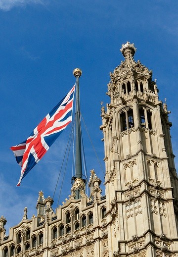 Flaga Zjednoczonego Królestwa Wielkiej Brytanii i Irlandii Północnej na gmachu parlamentu w Londynie. Czy trwająca od lat unia czterech narodów przetrwa kryzys związany z wynikiem referendum ws. Brexitu?