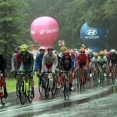 Tour de Pologne w strugach deszczu