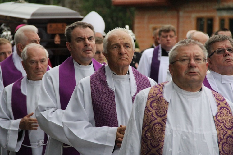 Diecezja tarnowska żegna abp. Z. Zimowskiego