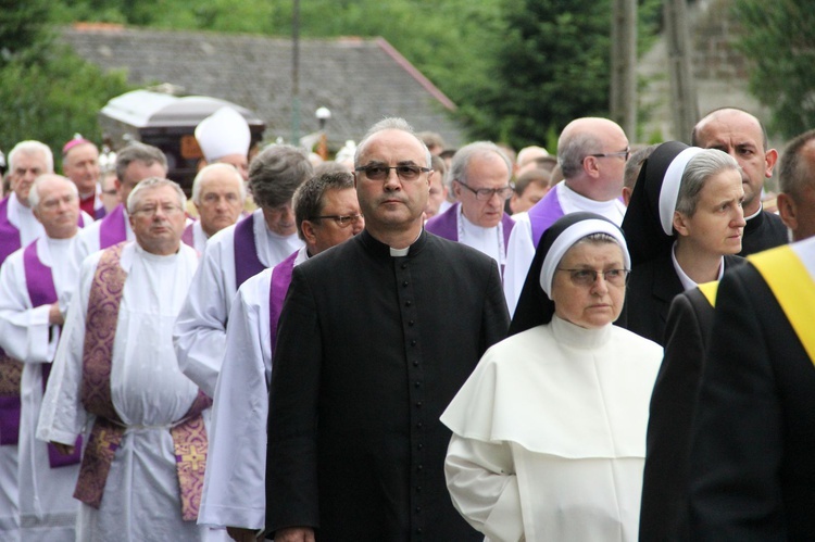 Diecezja tarnowska żegna abp. Z. Zimowskiego