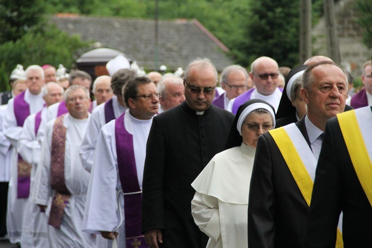 Diecezja tarnowska żegna abp. Z. Zimowskiego