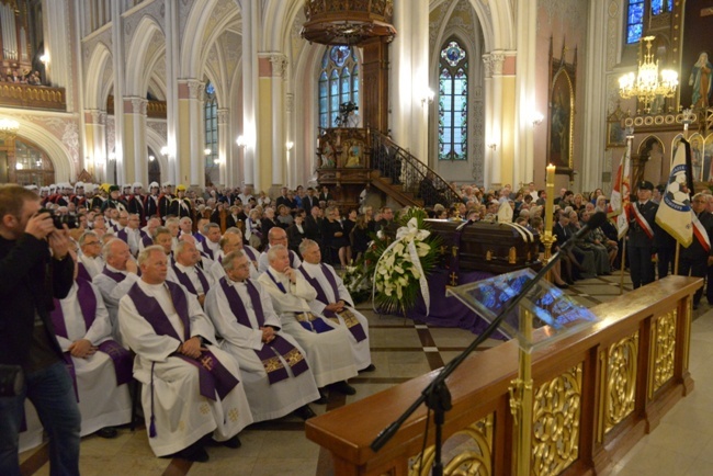 Diecezja radomska żegna śp. abp. Zygmunta Zimowskiego