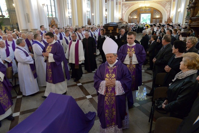 Diecezja radomska żegna śp. abp. Zygmunta Zimowskiego