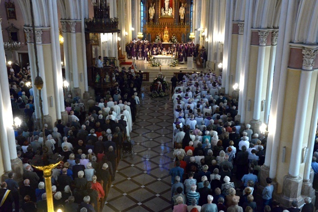 Diecezja radomska żegna śp. abp. Zygmunta Zimowskiego