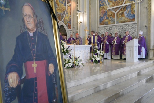 Msza św. pogrzebowa abp. Zygmunta Zimowskiego w radomskiej katedrze