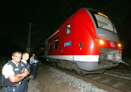 Niemcy: Napastnik z pociągu chciał się zemścić na "niewiernych"