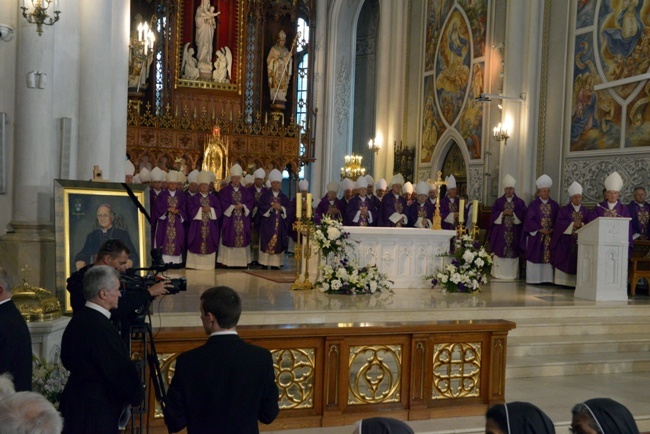 Pogrzeb abp. Zygmunta Zimowskiego w Radomiu