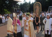 Procesja do kościoła w Bogumiłowicach