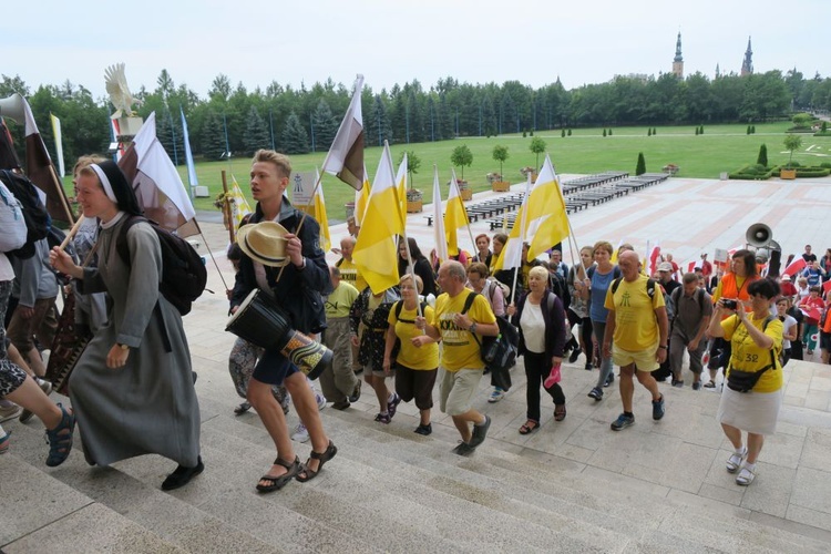 Grupa biało-żółta 34. GPP na Jasną Górę