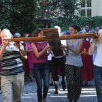 Symbole ŚDM w kościele Świętego Krzyża