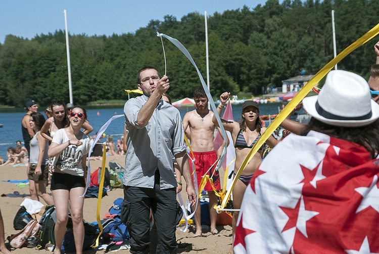 Plażing, smażing i modlitwa