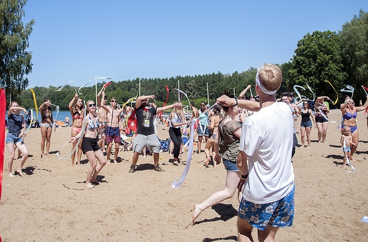 Plażing, smażing i modlitwa