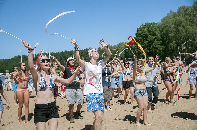 Plażing, smażing i modlitwa