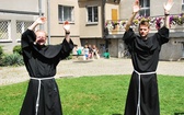 U franciszkanów na Kruczej tańce, hulanki i modlitwa!