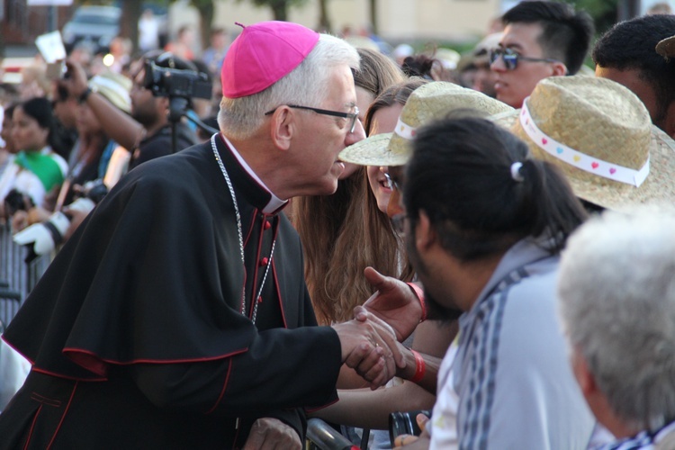 Abp Wiktor Skworc na YAI Festival w Żorach