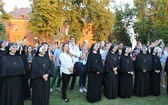 Miłosierny z kilkunastu tysięcy fotografii