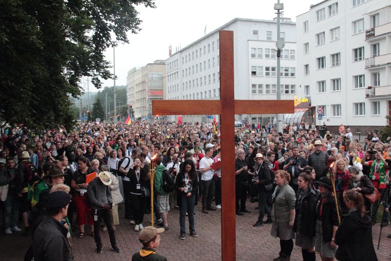 Z krzyżem ulicami Gdyni