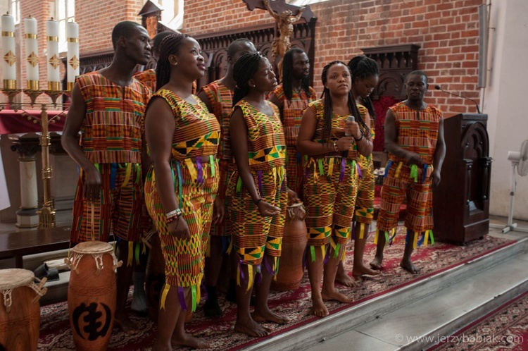 Szatan boi się ludzi wesołych - Ghana, Sierra Leone i Liberia