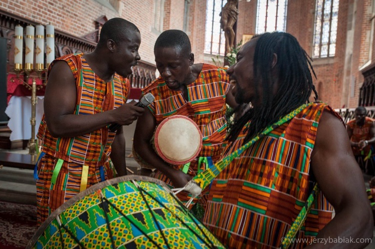 Szatan boi się ludzi wesołych - Ghana, Sierra Leone i Liberia