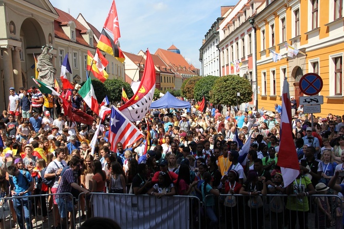 Brama Miłosierdzia i Anioł Pański na Ostrowie Tumskim cz. 1